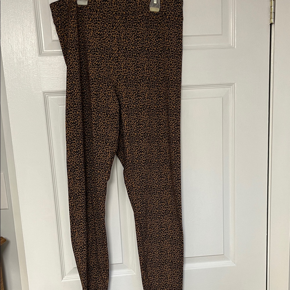 Leopard print leggings new with tags